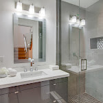 Family Bathroom with single sink vanity