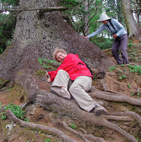 2009: Julie, Nick on the Oregon coast prior to her departure to Jordan