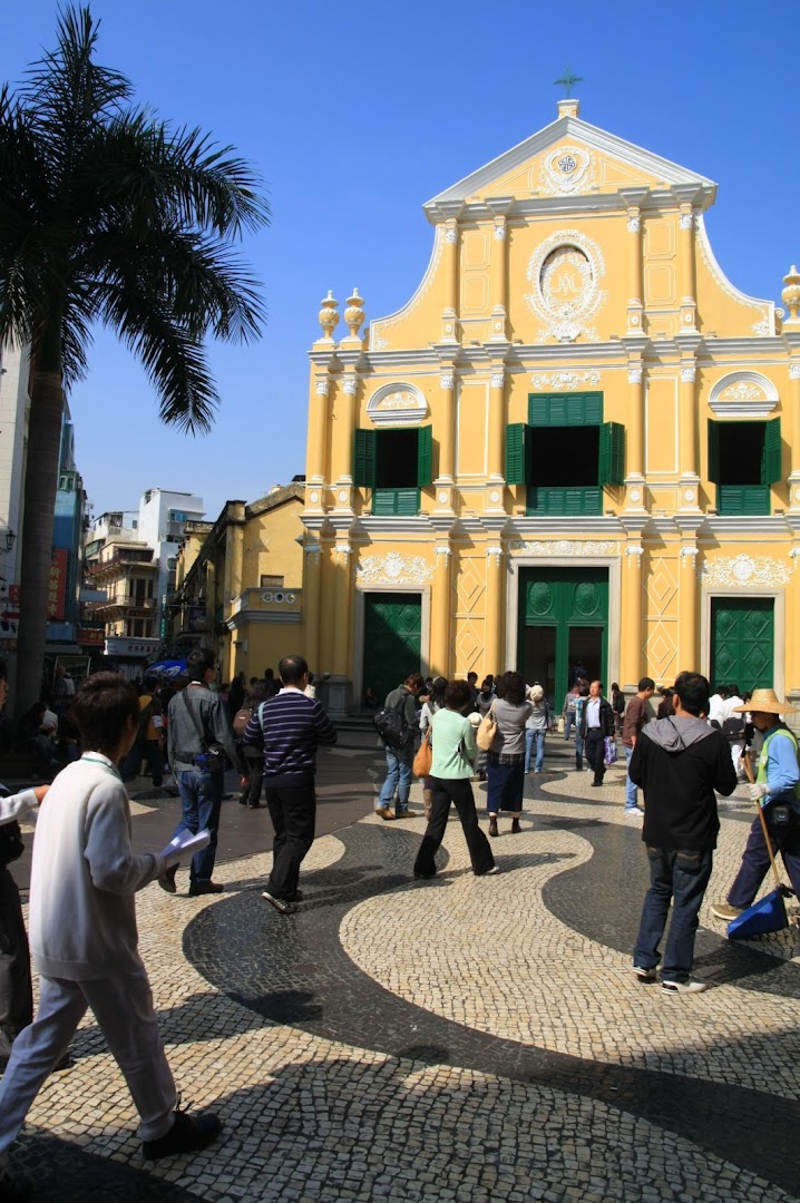 Very cool Catholic churches in Asia