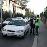 Zde jsme v očekávaný čas zastavili projíždějící auto, a začali jsme vyslýchat jeho řidiče.