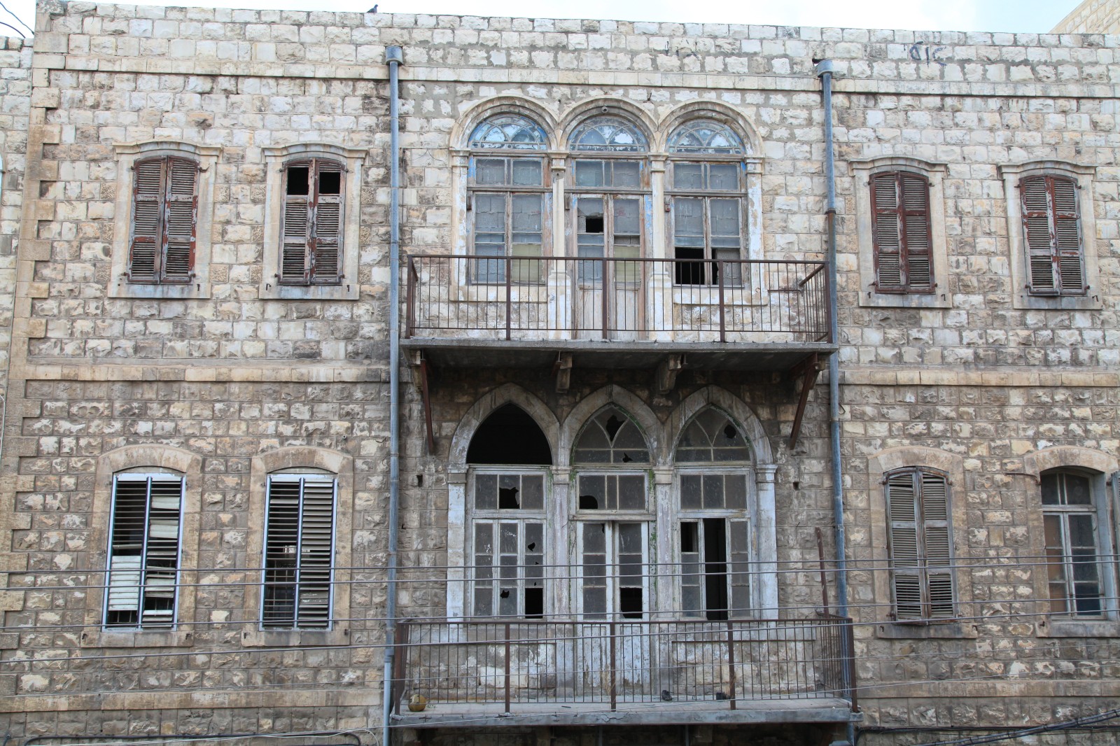 Abandoned building in Haifa opposite from the Port Inn