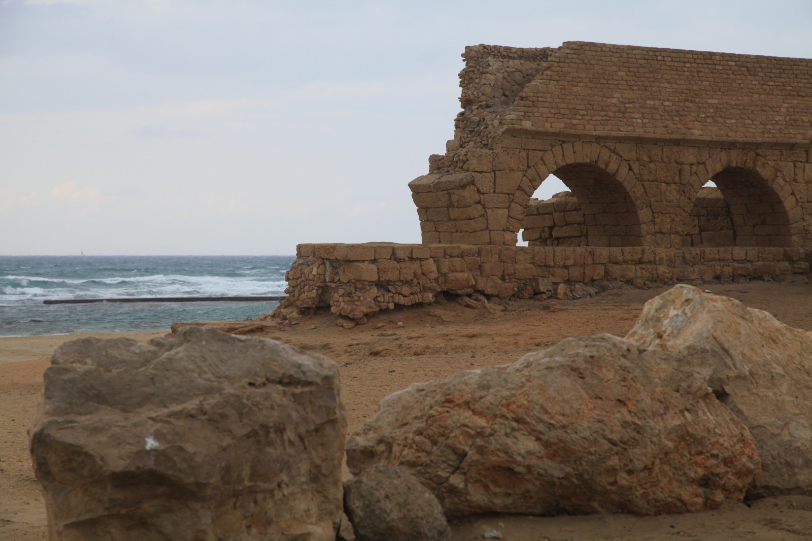 An ingenious piece of Roman technology - the aqueduct