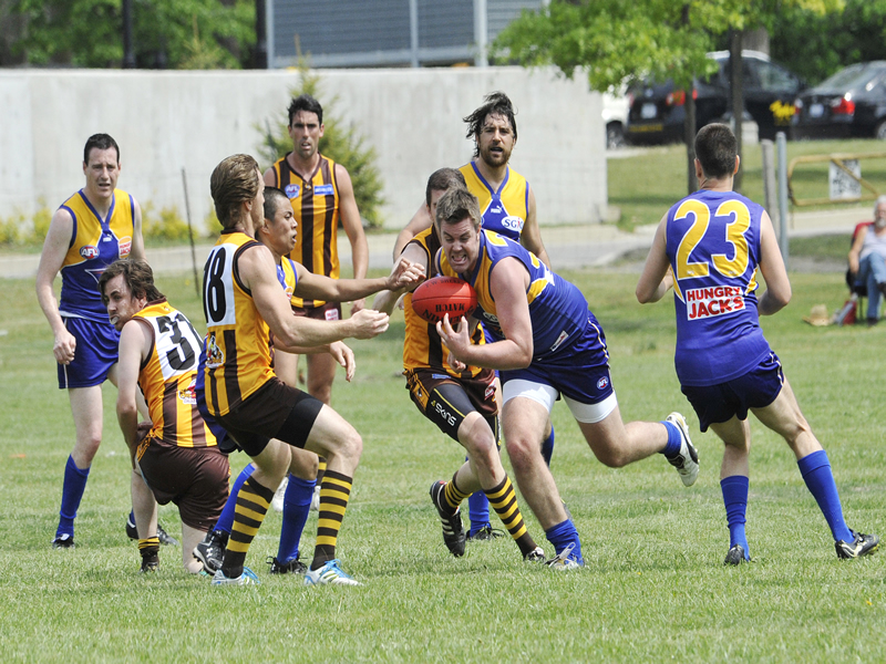 2012: Round 3 - Eagles vs Hawks