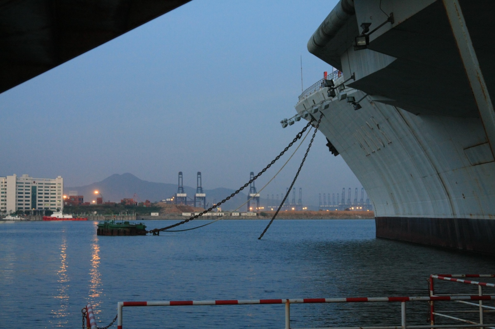 Minsk served in Soviet Pacific fleet. After it broke, it was sold to a Korean businessman, who sold it later to Chinese