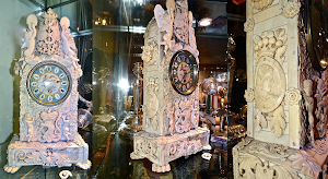 Антикварные часы из кости.
19-й век.
Высота 44 см. 6500 евро.