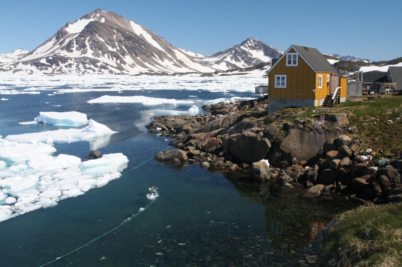 Nice harbour, the cold water is also good for storing of killed sea animals