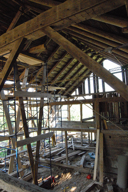 In order to replace the plate in situ the roof system had to be shored and its load transfered to shoring frames.