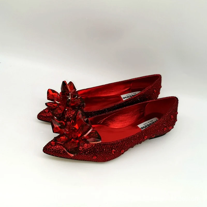 Zapatos de novia planos con flores de diamantes de imitación para bodas Comodidad y brillo para tu gran día Elegancia sin tacones