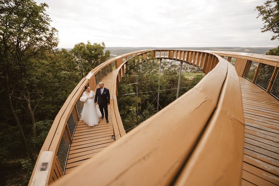 Fotógrafo de casamento Szabolcs Simon (simonboros). Foto de 18 de novembro 2023