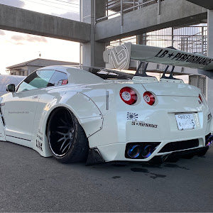 NISSAN GT-R R35