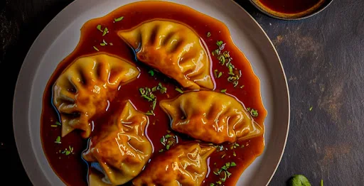 Luscious Gravy Paneer Momos [4 Pcs]