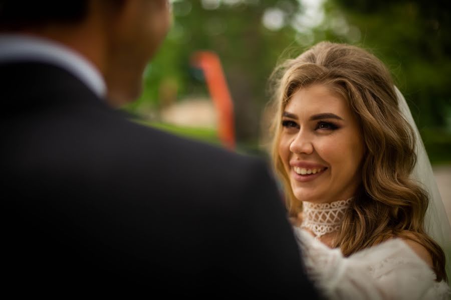 Fotografo di matrimoni Oksana Ivanova (oksanaivanova). Foto del 11 maggio 2023