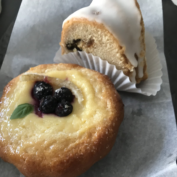 Blueberry lemon brioche and vegan bundt cake