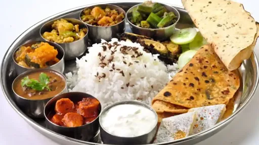 Deluxe Veg Thali