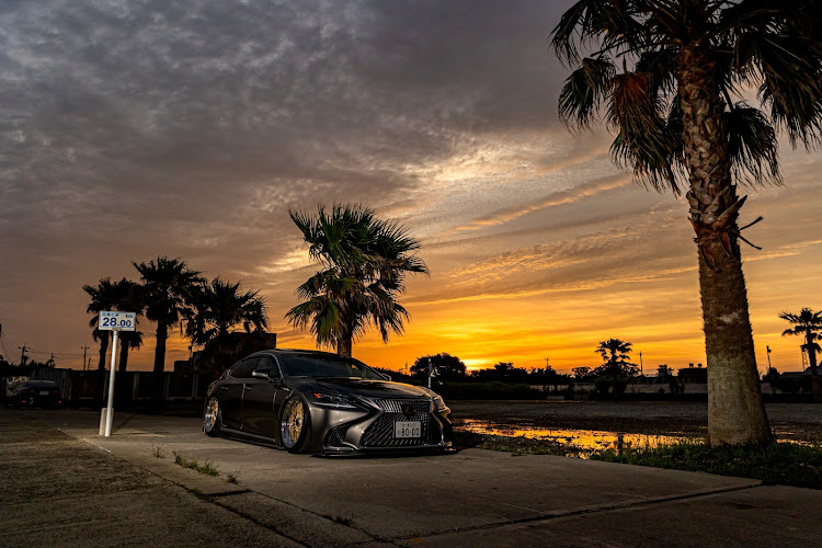 LSの🌴プライベートビーチ🌊・夕日🌇リベンジ・FiveHundred・BBS SUPER RS特注21inch鍛造リム+硬質クロムメッキ・@黒.conoさん撮影📸に関するカスタム事例の投稿画像7枚目