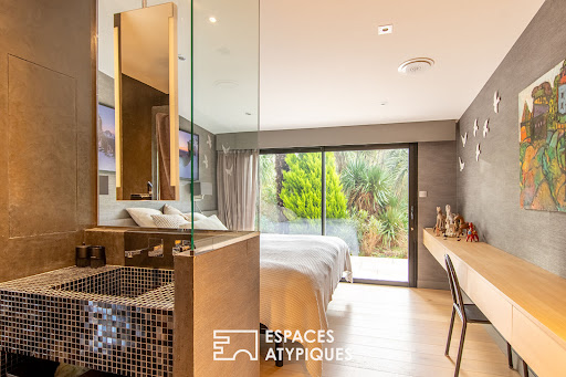 Maison contemporaine avec piscine et jardin 5