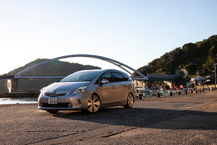 プリウスαの和歌山・一眼・夕日と愛車に関するカスタム事例の投稿画像1枚目