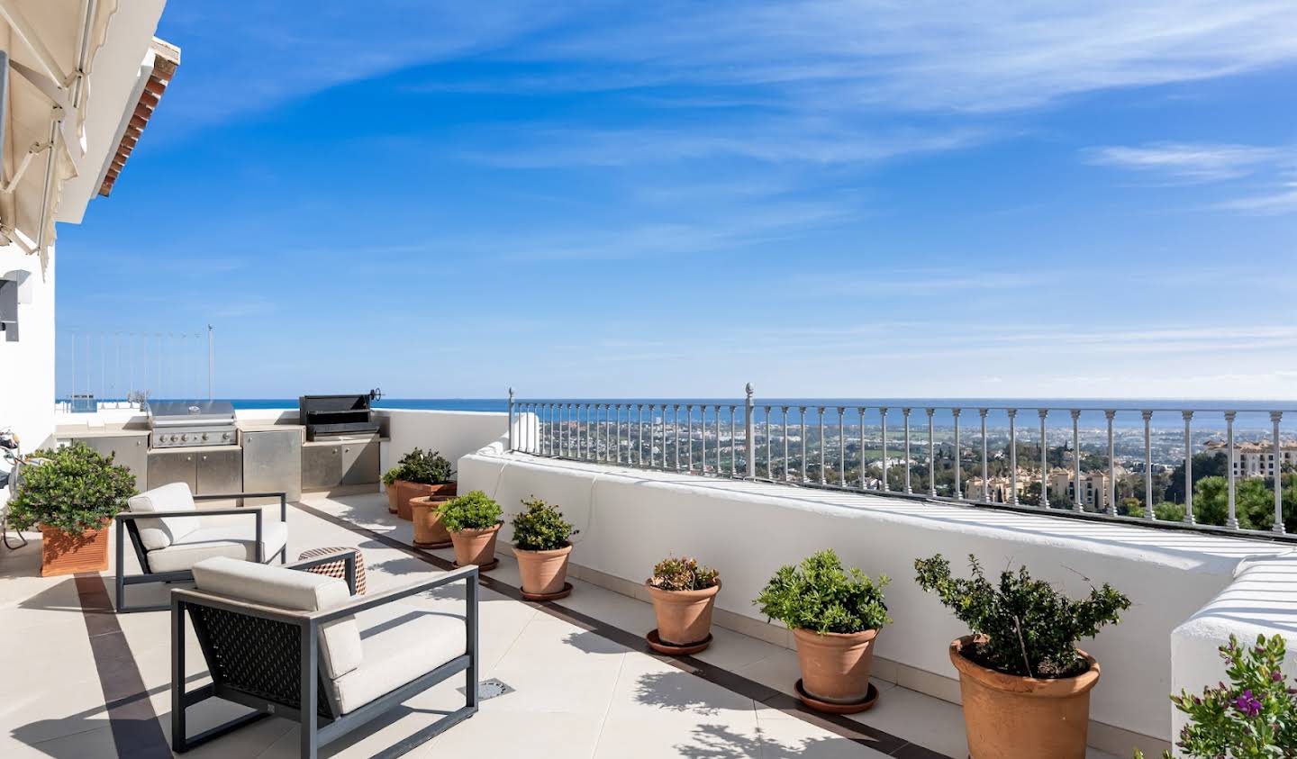 Apartment with terrace and pool Benahavís