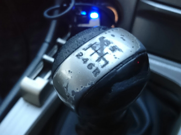 スカイライン GT-RのスカイラインGT-R・BNR34GTRに関するカスタム事例の投稿画像4枚目