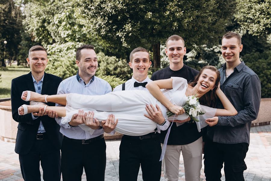 Fotógrafo de bodas Vitalik Nosenko (vitalroach). Foto del 27 de septiembre 2021