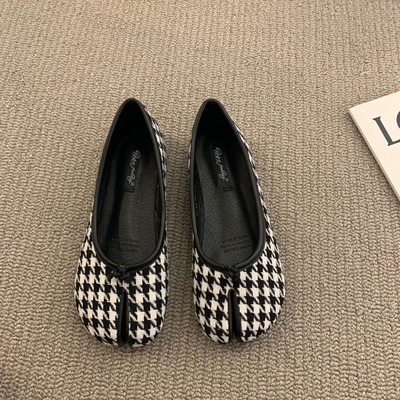 Title 13, Womens Summer Split Toe Trotter Flat-soled Sho...