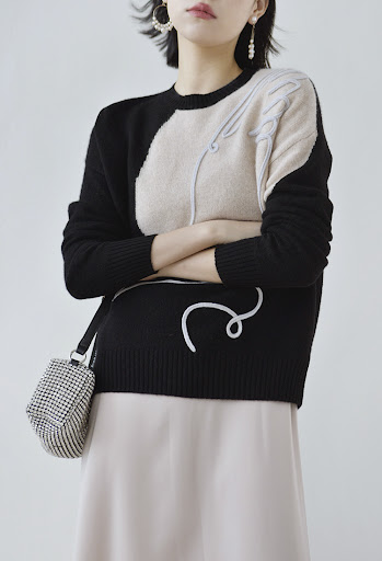 Title 7, Three-dimensional Intarsia And Peace Dove Sweater