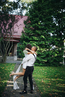 Fotógrafo de casamento Alena Semenchuk (alyonka). Foto de 12 de abril 2022