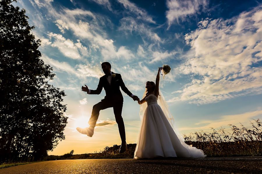 Fotografo di matrimoni Bita Corneliu (corneliu). Foto del 11 marzo