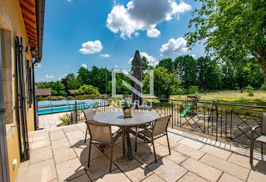 House with pool and terrace 3