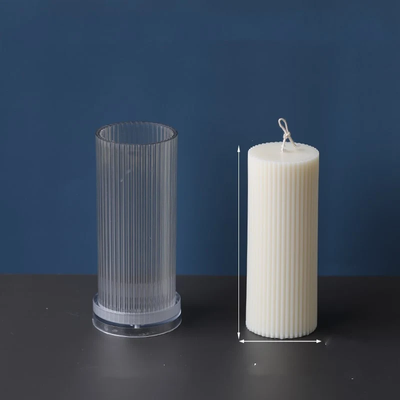 Moule à bougie cylindrique en acrylique à rayures verticales. Créez des bougies uniques et élégantes grâce à ce moule réutilisable et durable.