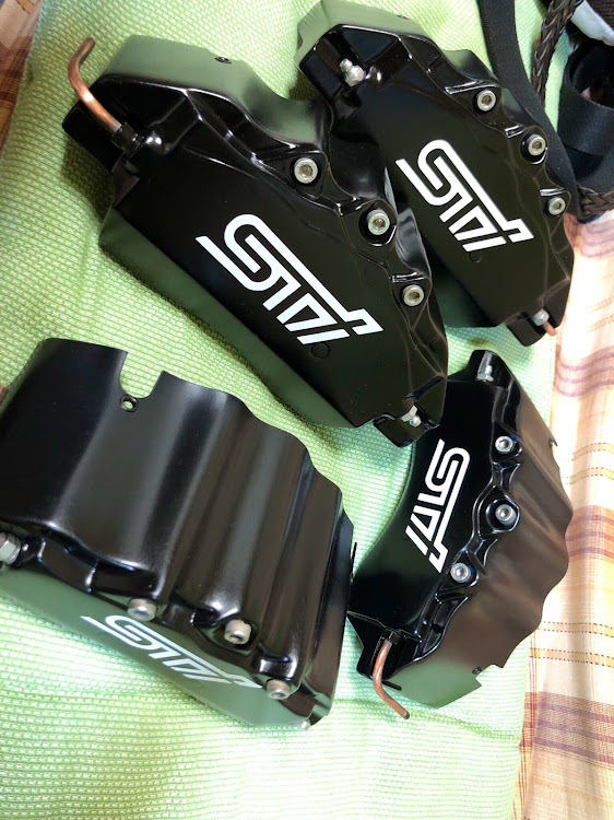 WRX S4のブレーキキャリパー塗装・キャリパーカバー・WRX STI・WRX S4・DIYに関するカスタム事例の投稿画像1枚目