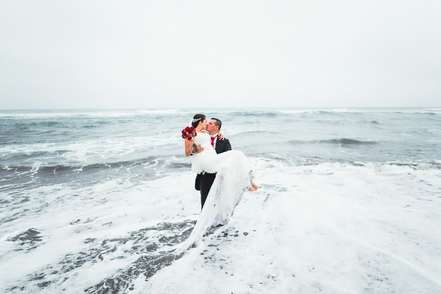 Fotografo di matrimoni Orlando Villalón (orlaustral). Foto del 9 febbraio 2019