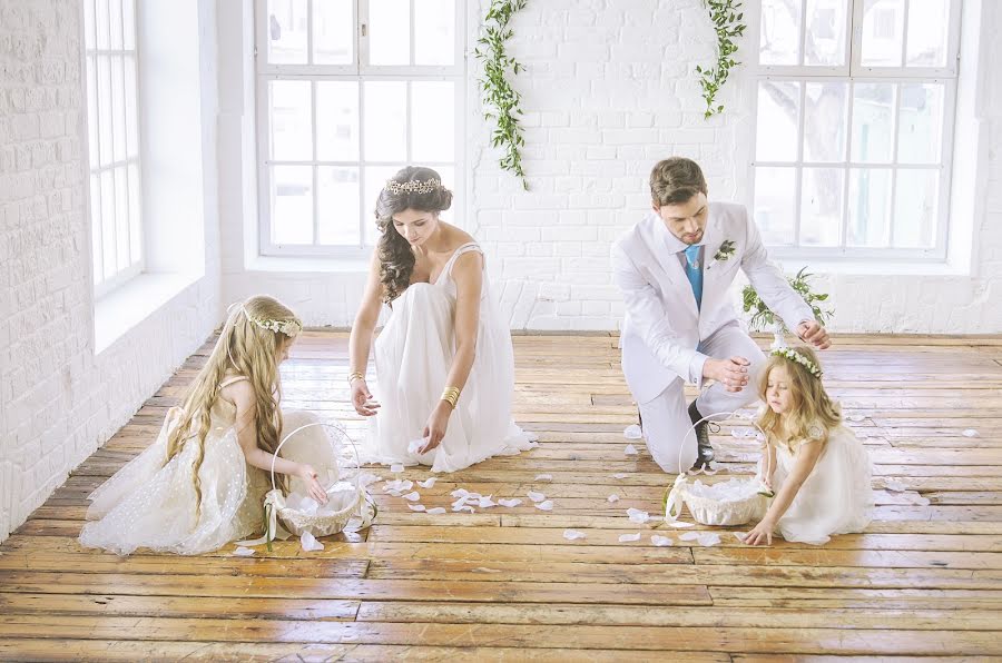 Fotografo di matrimoni Rimma Savina (rimmasavina). Foto del 30 gennaio 2017