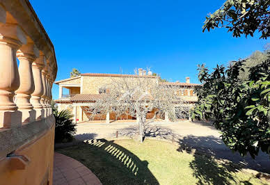 Maison avec piscine et terrasse 3