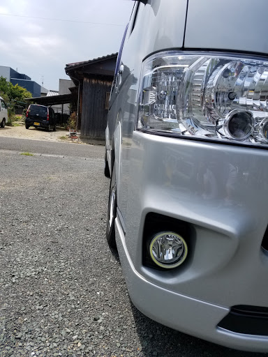 ハイエース のオーバーフェンダー ホイール交換 Diy 違法改造 車検無理に関するカスタム メンテナンスの投稿画像 車のカスタム情報はcartune