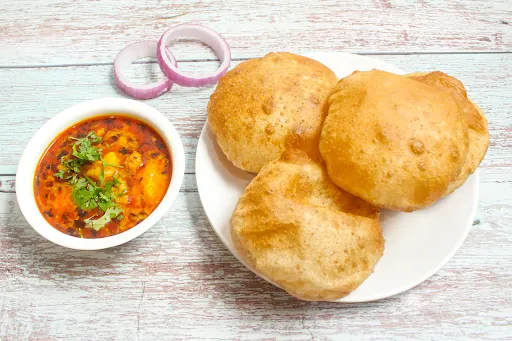 Aloo Tamatar Ki Sabji With 6 Poori [Serves 1]