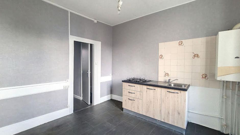 Location  appartement 1 pièce 26 m² à Montluçon (03100), 270 €