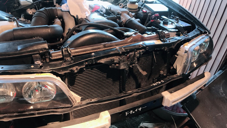 チェイサーのDIY・ヘッドライト交換・事故車・シャコタンに関するカスタム事例の投稿画像4枚目