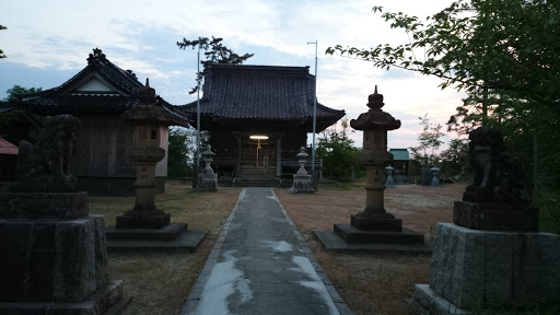 諏訪神社　本殿