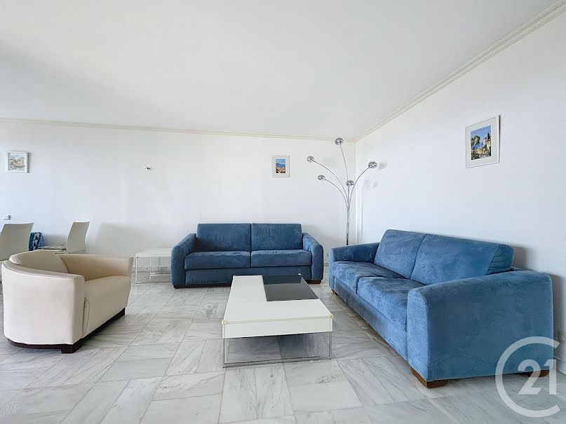 Location meublée appartement 4 pièces 123 m² à Vallauris (06220), 3 800 €