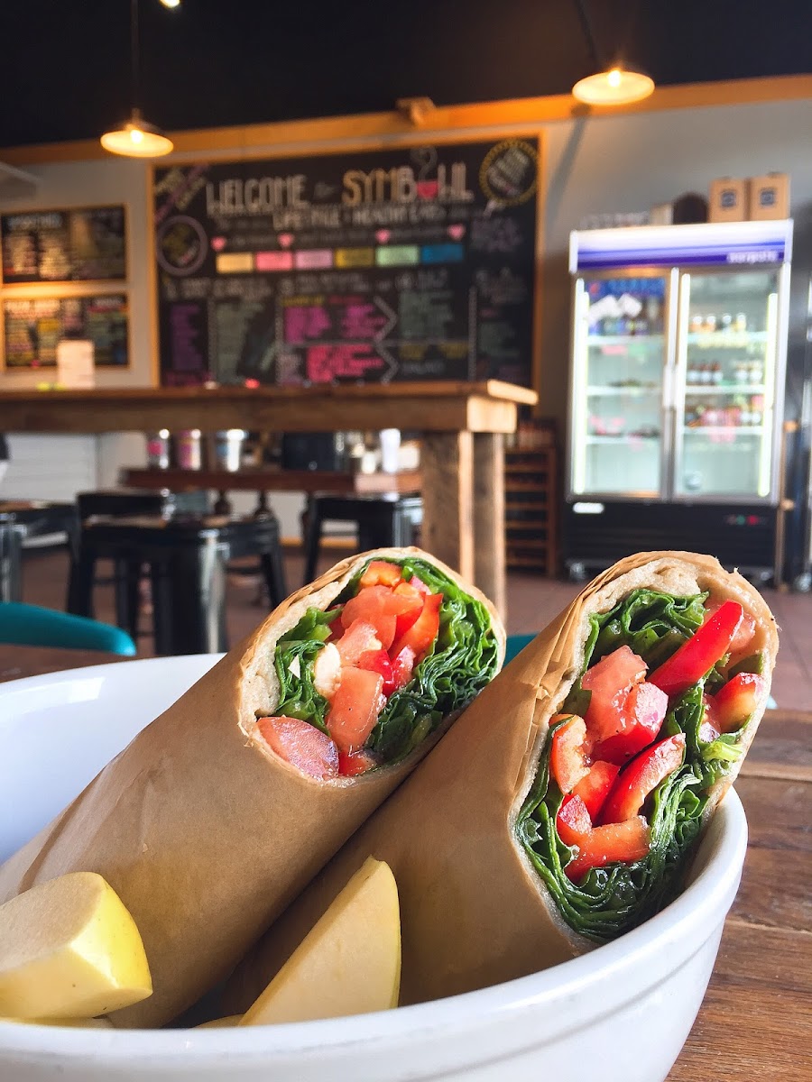 The grain-free vegan wrap (with vegan Caesar dressing, chicken, & veggies). Delicious!