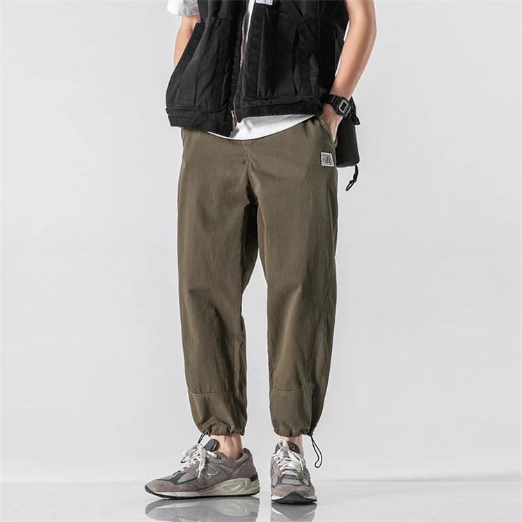 Title 1, Loszittende, casual broek met gesloten label. C...