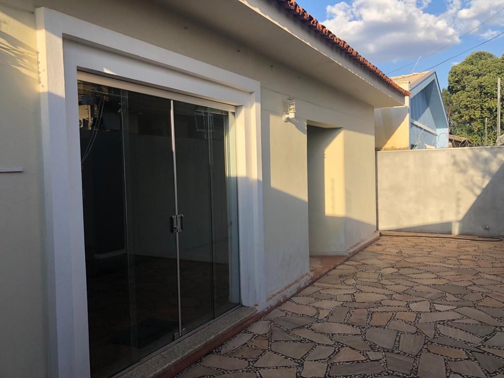 Casas à venda Conjunto Uberaba