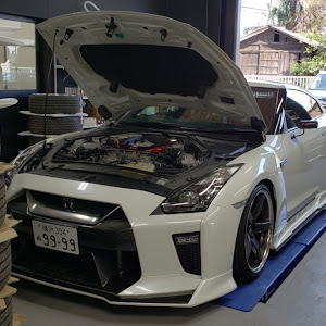 NISSAN GT-R