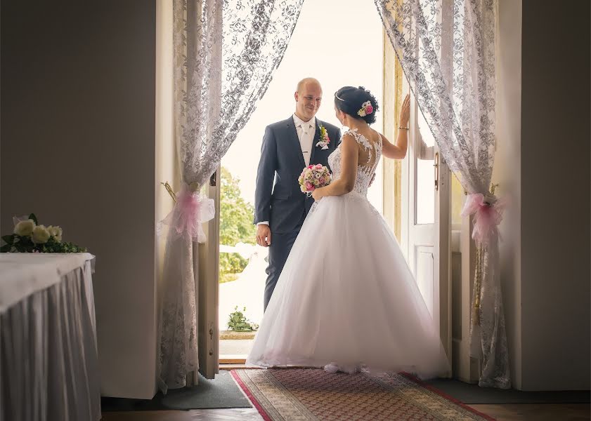 Fotógrafo de casamento Kateřina Černínová (cerninova). Foto de 7 de maio 2019