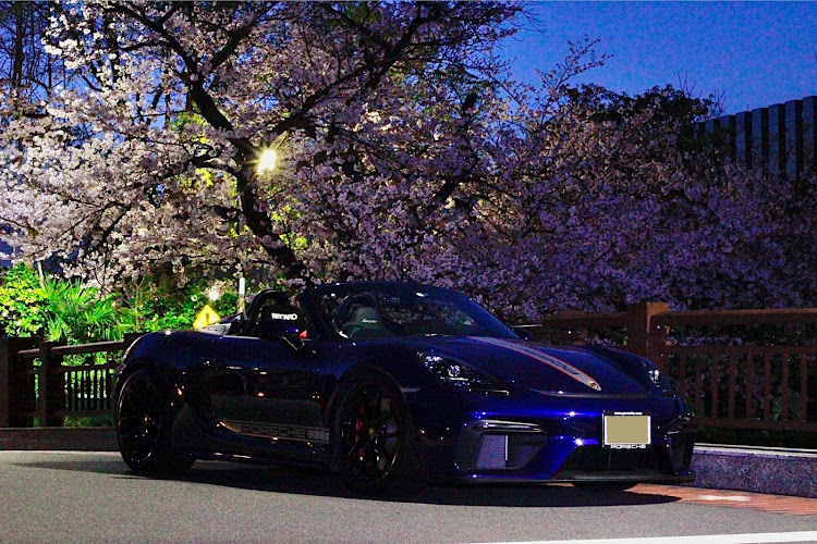 718 スパイダーのサクラと愛車・お城とコラボ・🌸とコラボ・彦根城の桜・ボンネットリフレクションに関するカスタム事例の投稿画像4枚目