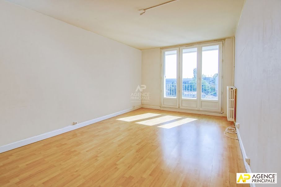 Vente appartement 4 pièces 76 m² à Saint-Germain-en-Laye (78100), 325 000 €