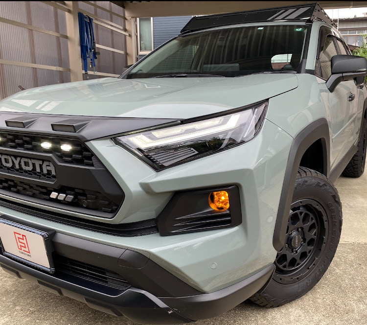 RAV4の家の壁に火花当たりまくり・嫁さんの留守中にサクッと・いつもイイネ&コメントありがとうございます🙇‍♂️に関するカスタム事例の投稿画像1枚目