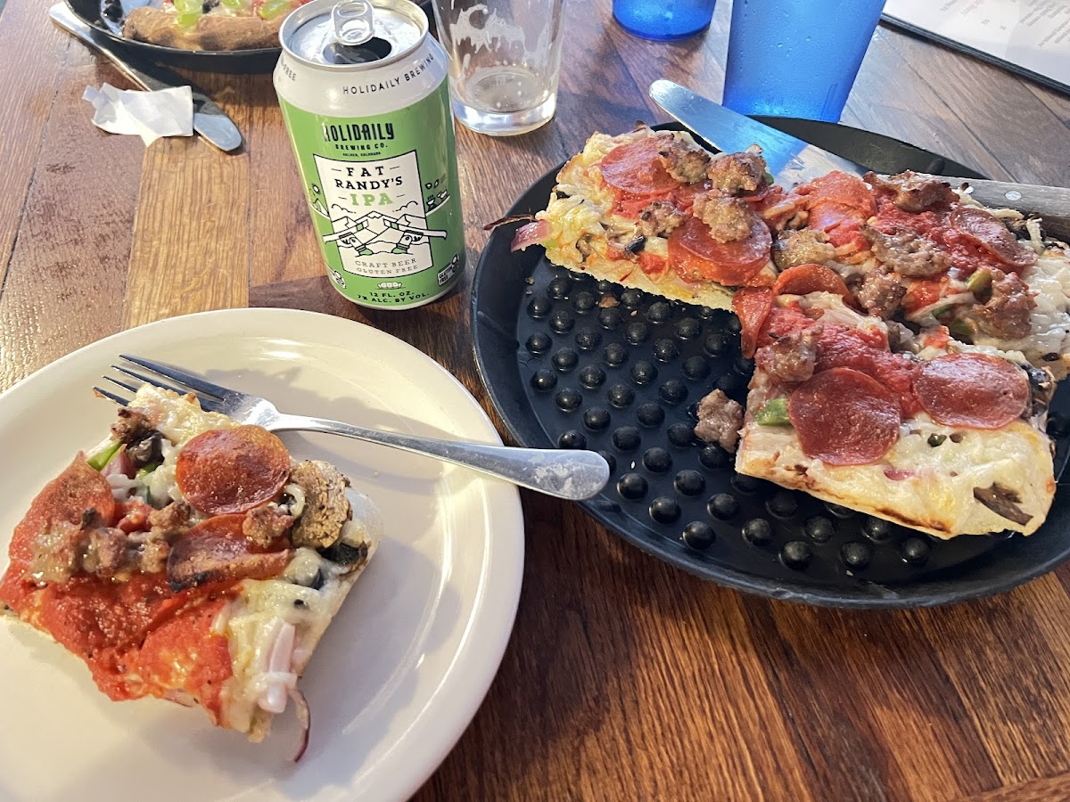 Gluten free beer and safe pizza!!
