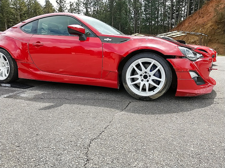 86の86BRZ・86BRZオーナーさんと繋がりたい・サーキット・ドリフトに関するカスタム事例の投稿画像3枚目